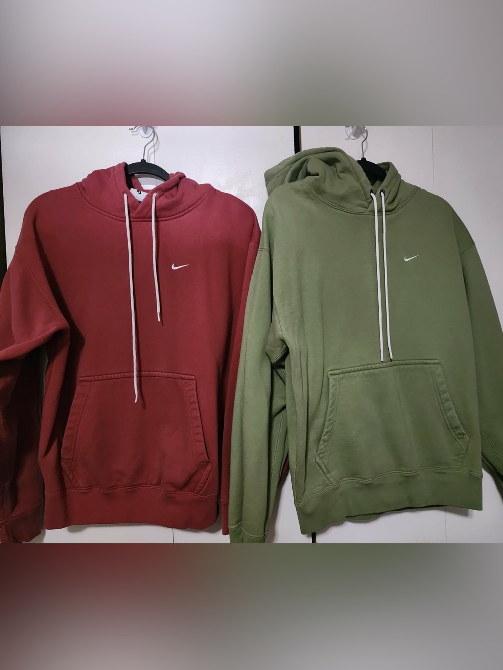 Nike Pullover Hoodies Set in Green and Red